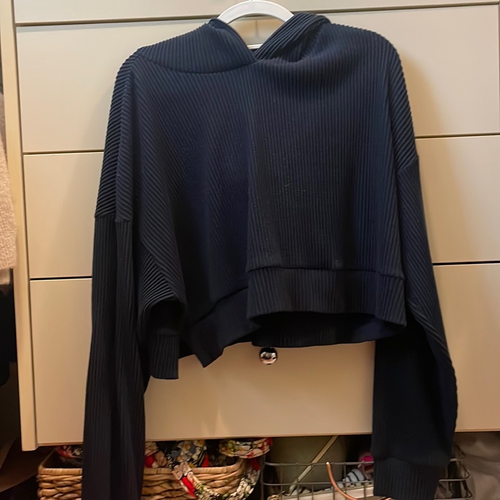 ALO YOGA Cropped Hooded Ribbed Sweatshirt